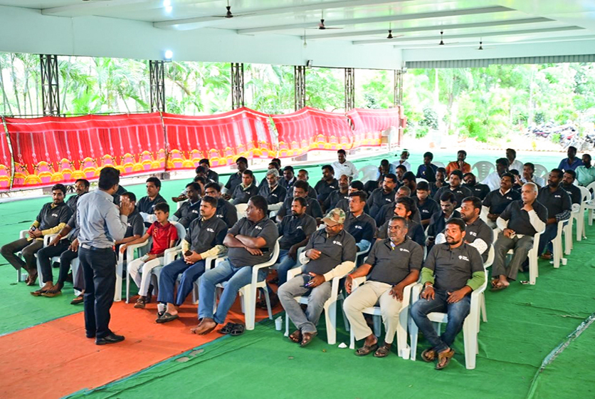 Taro Pumps sales manager conducting mechanics meet