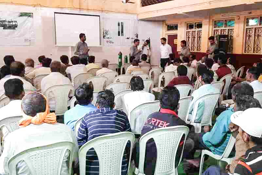 Taro Pumps sales manager conducting mechanics meet