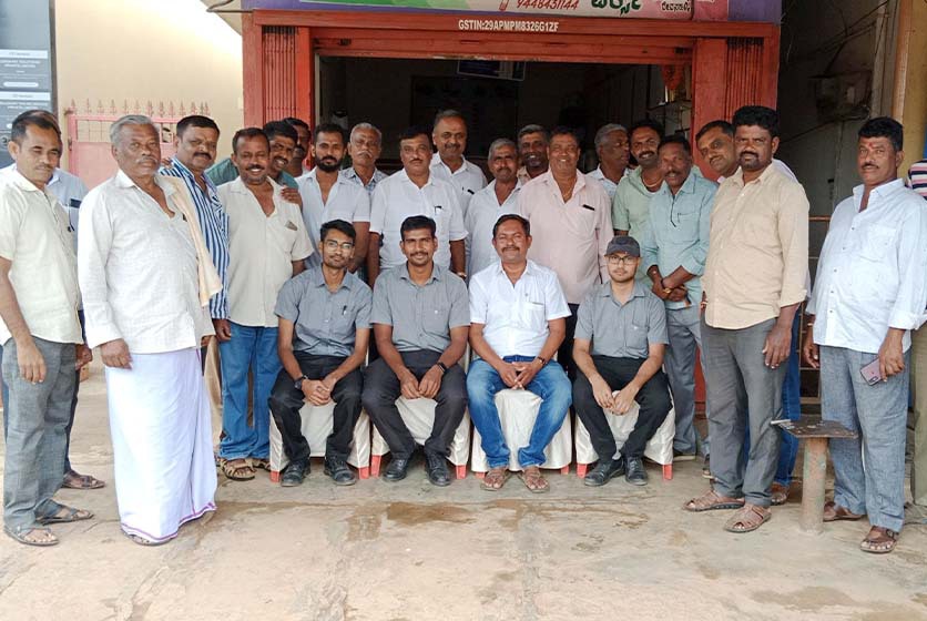 Taro Pumps team and customers group photo