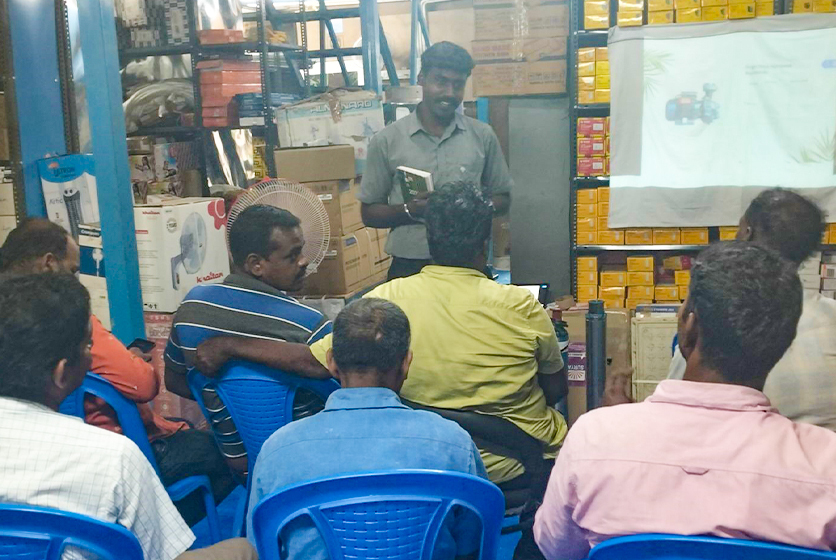 Taro Pumps sales manager conducting mechanics meet