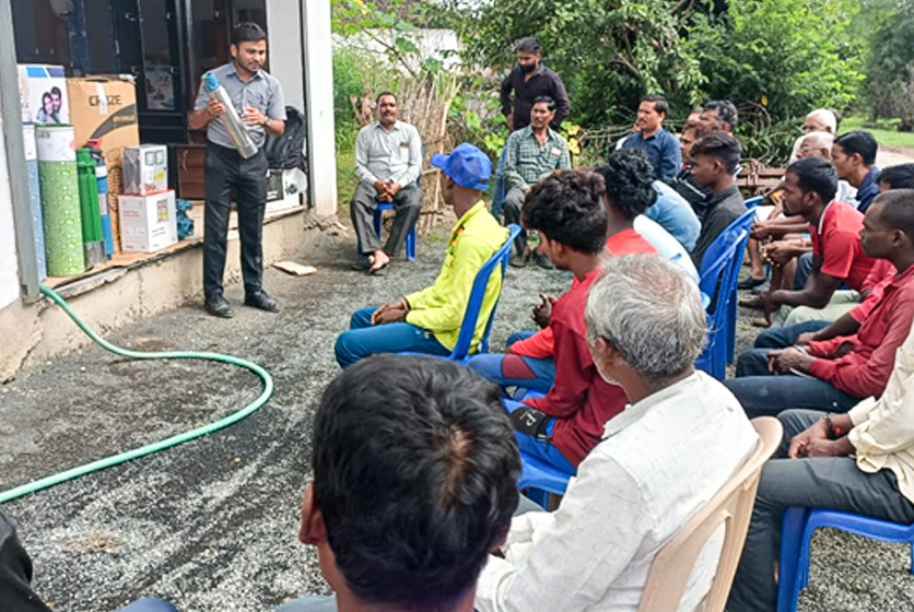 Taro Pumps sales manager explaining Taro products to customers