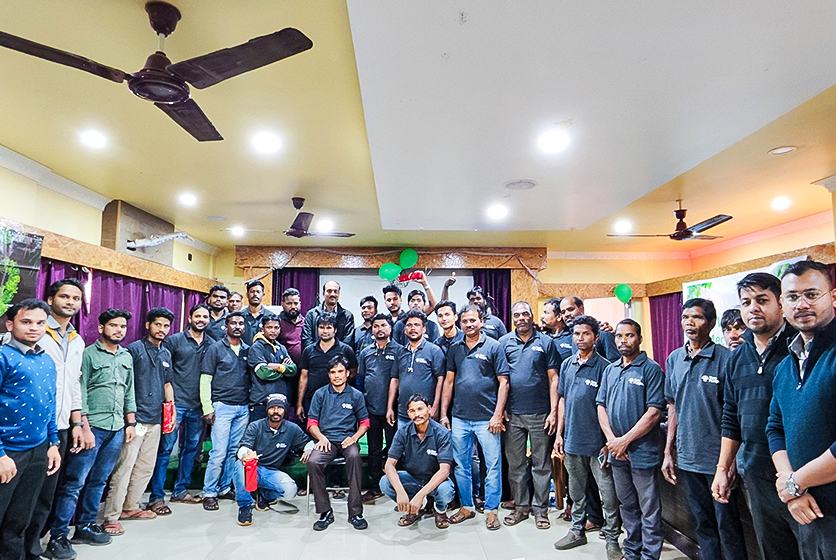 Taro Pumps team and mechanics group photo