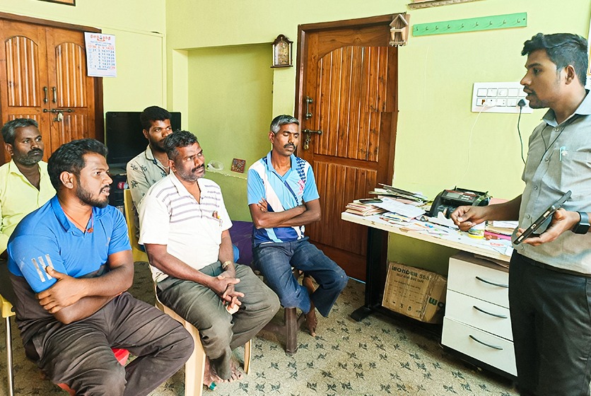 Taro Pumps manager conducting mechanics meet