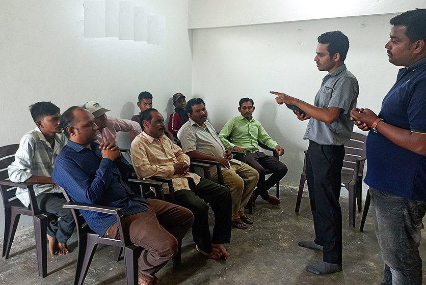 Taro Pumps manager conducting mechanics meet