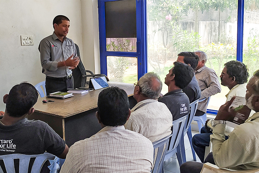 Taro Pumps manager conducting mechanics meet