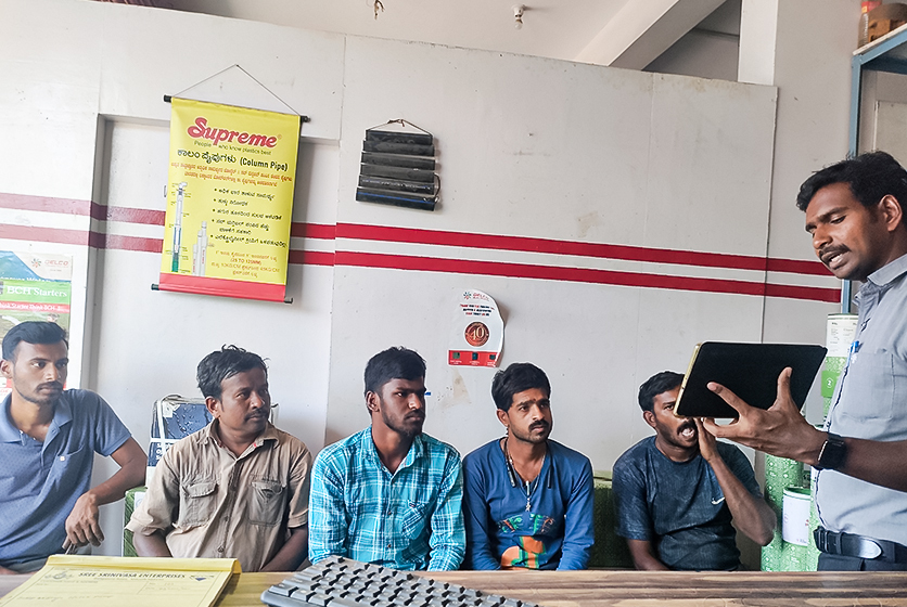 Taro Pumps manager conducting mechanics meet