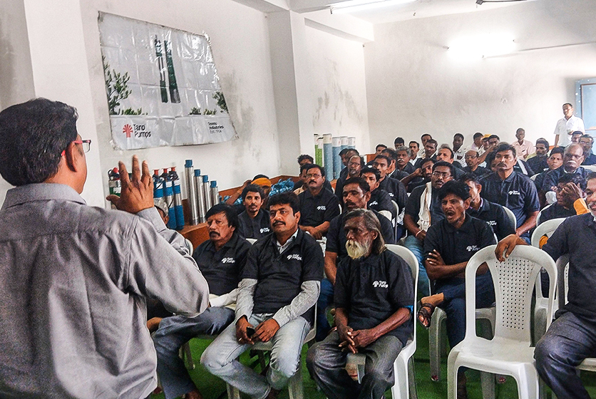 Taro Pumps manager conducting mechanics meet