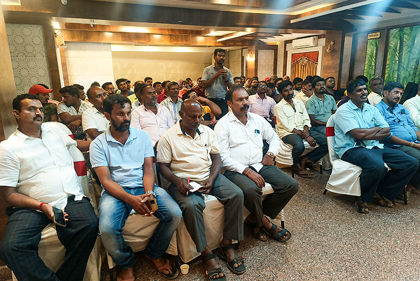 Taro Pumps manager conducting mechanics meet