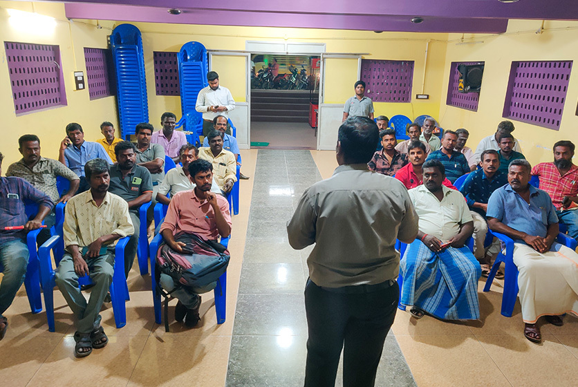 Taro Pumps manager conducting mechanics meet