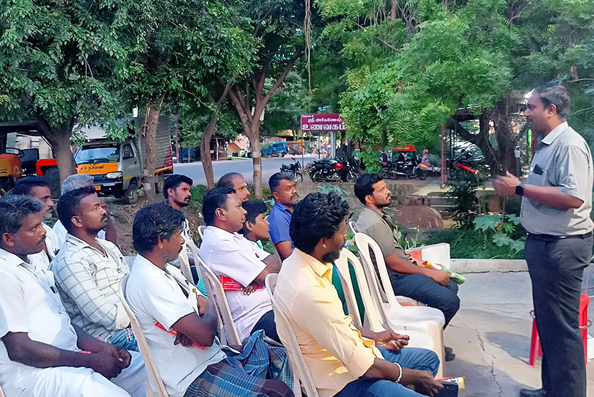 Taro Pumps manager conducting mechanics meet