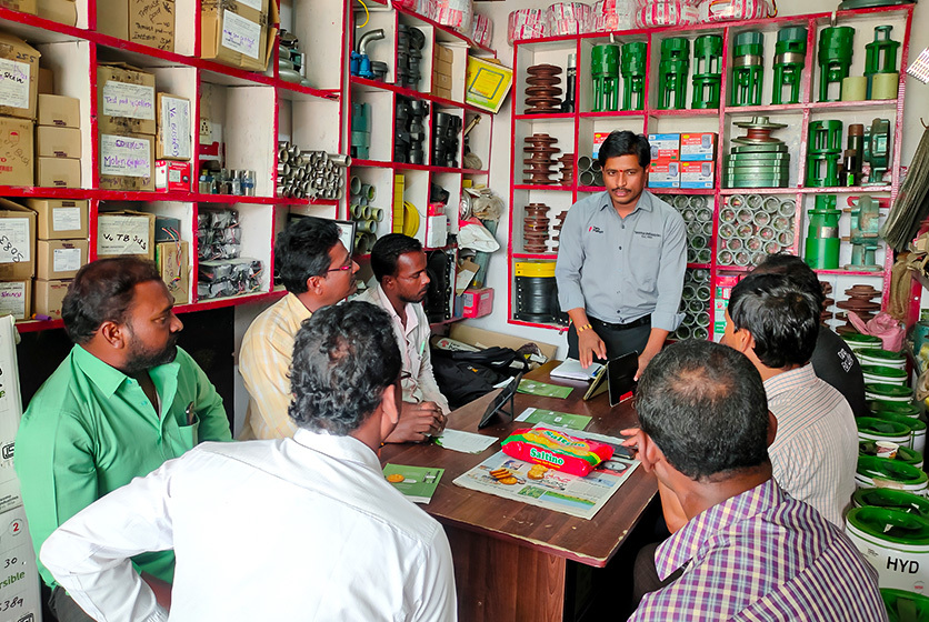 Taro Pumps manager conducting mechanics meet