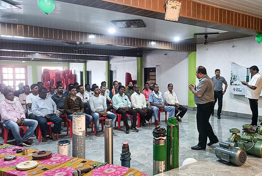 Taro Pumps manager conducting mechanics meet