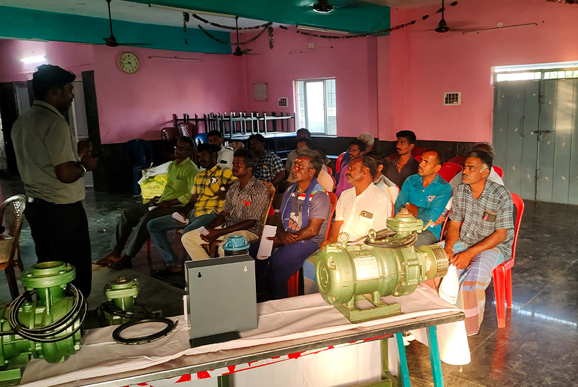 Taro Pumps manager conducting mechanics meet