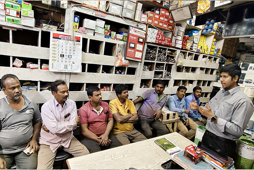 Taro Pumps manager conducting mechanics meet