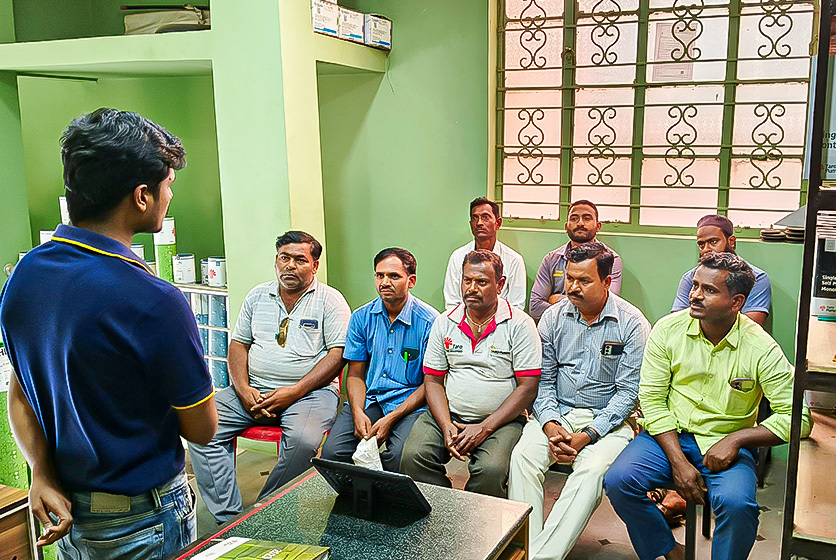 Taro Pumps manager conducting mechanics meet