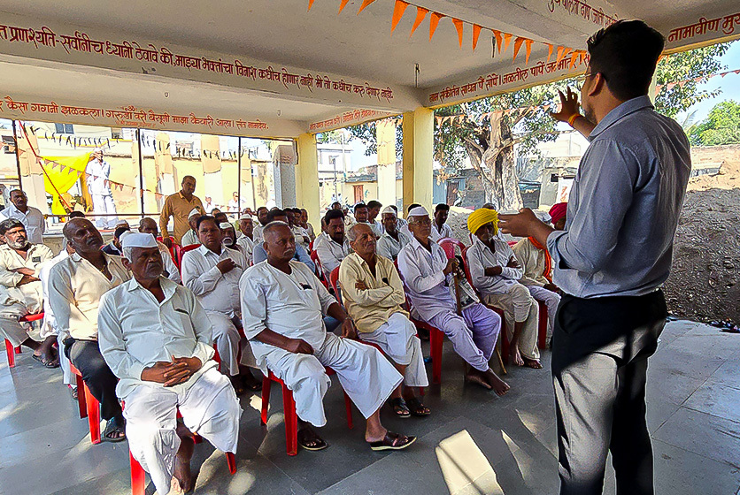 Taro Pumps manager conducting customers meet