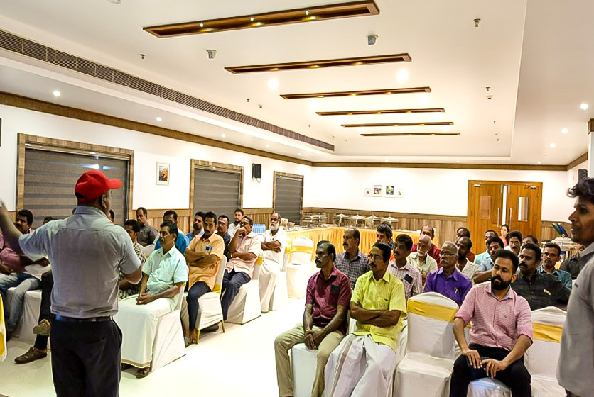 Taro Pumps manager conducting mechanics meet