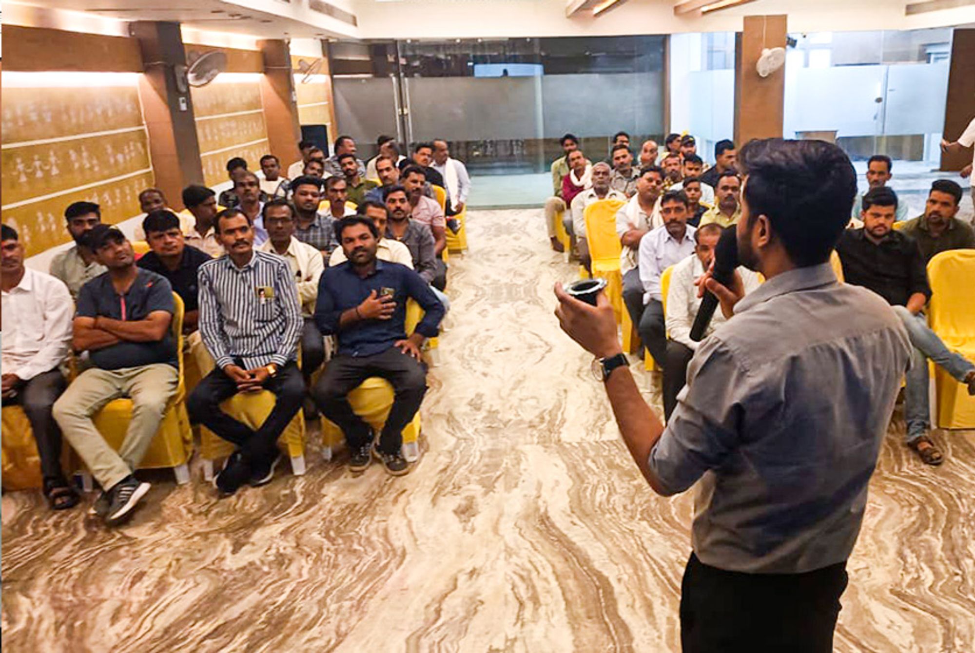 Taro Pumps manager conducting mechanics meet