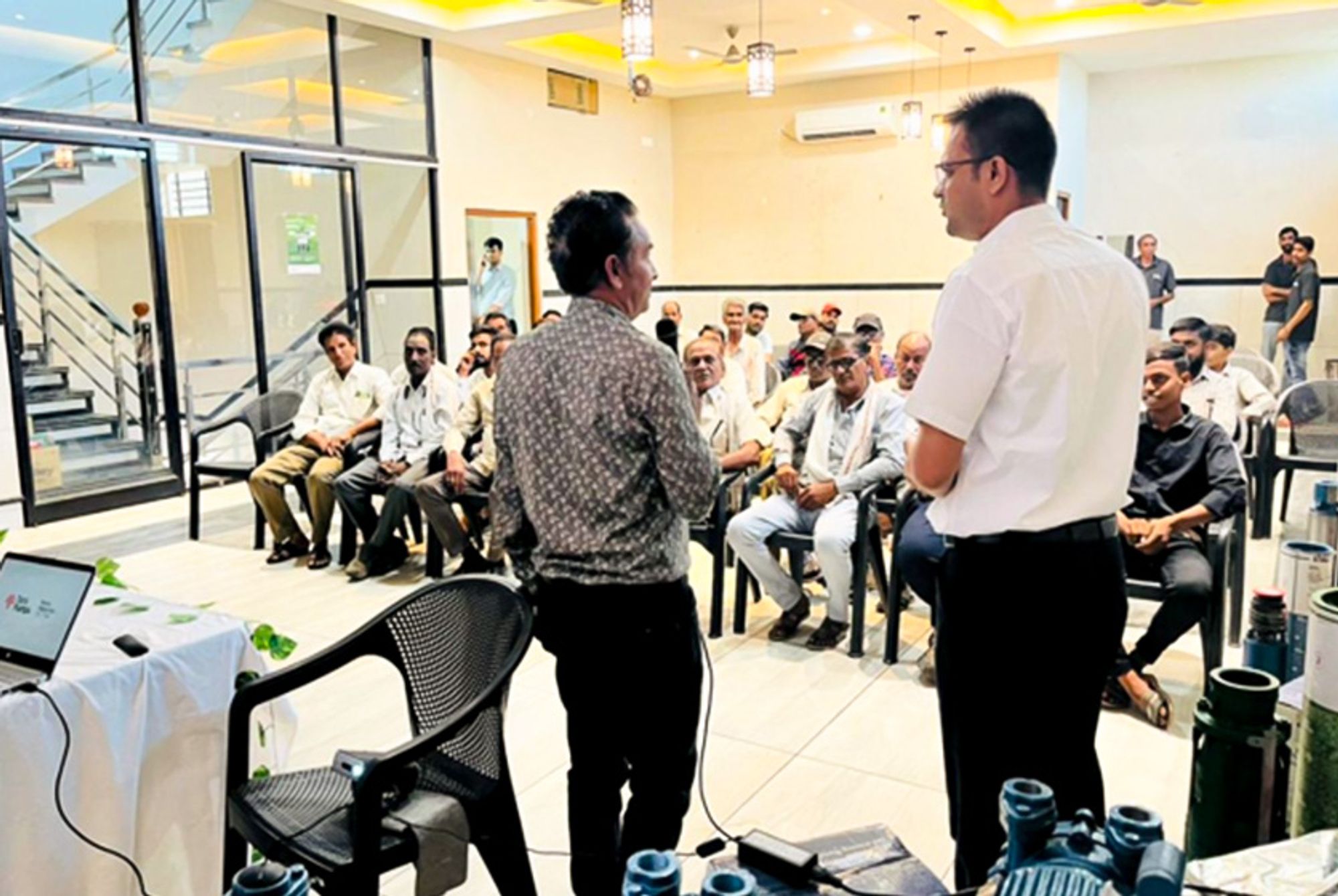 Taro Pumps manager conducting mechanics meet