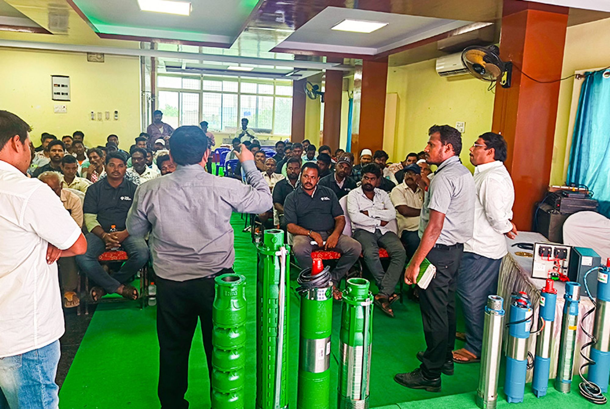 Taro Pumps conducting mechanics meet