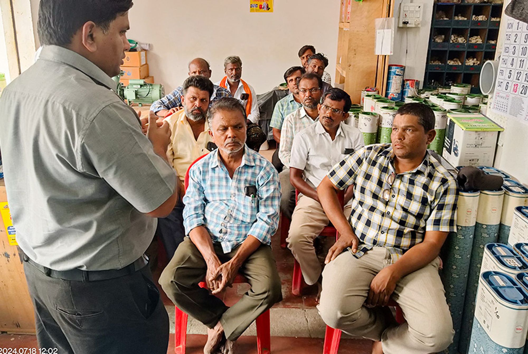 Taro Pumps manager conducting mechanics meet