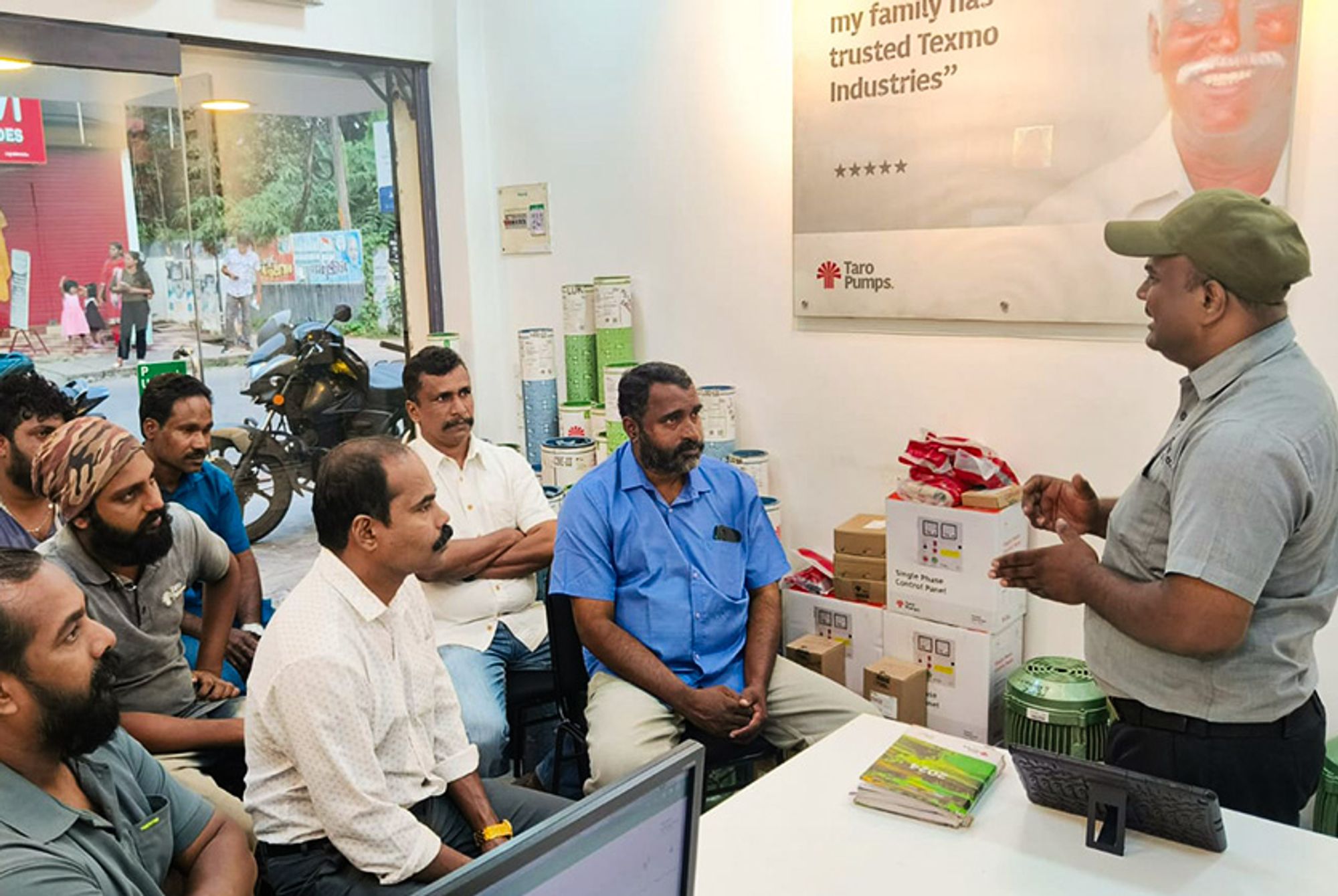 Taro Pumps manager conducting mechanics meet