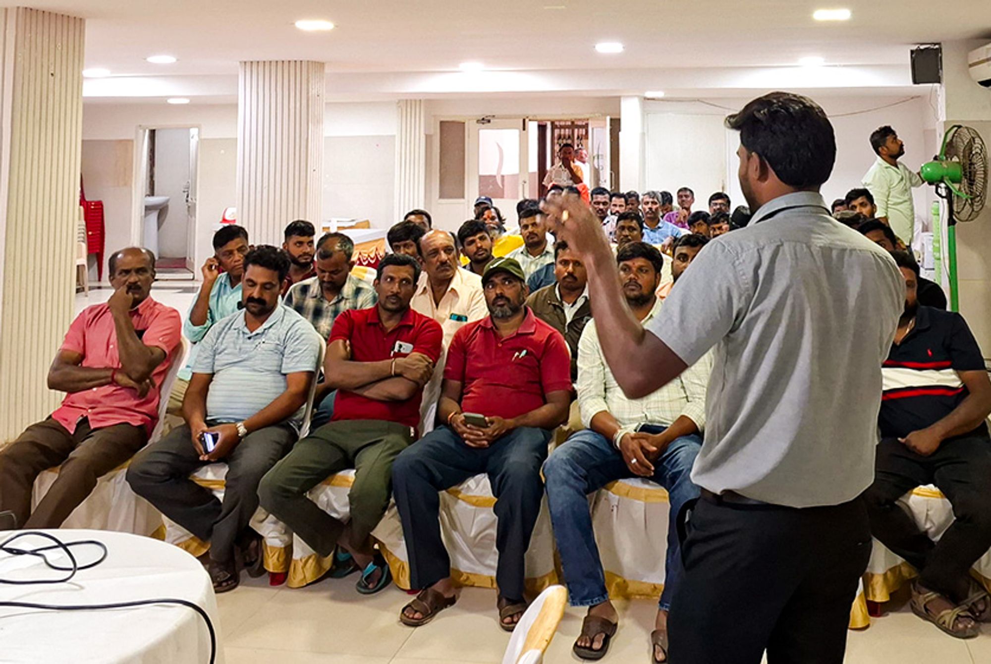 Taro Pumps manager conducting mechanics meet