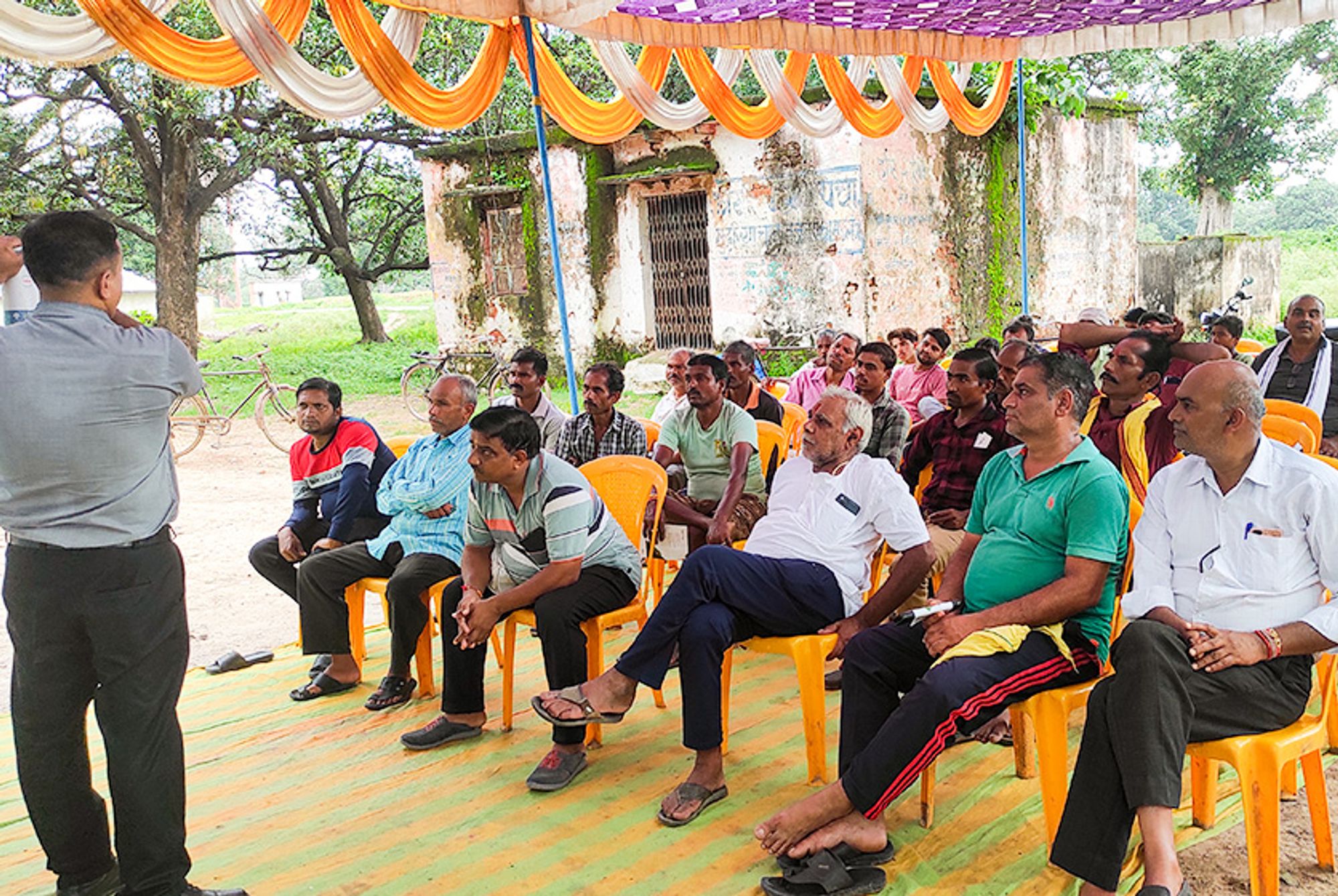 Taro Pumps manager conducting customers meet