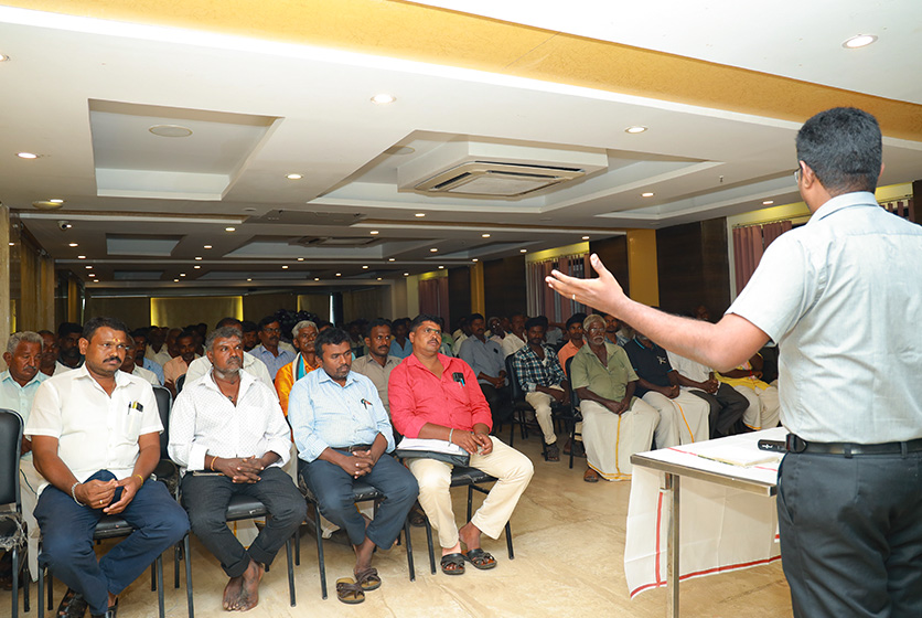 Taro Pumps manager conducting mechanics meet