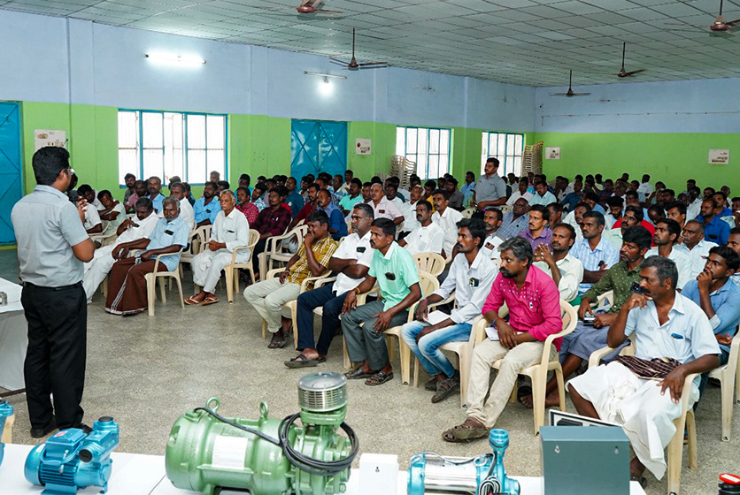 Taro Pumps manager conducting mechanics meet