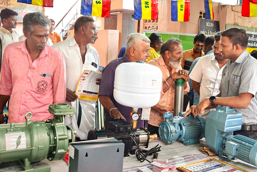 Taro Pumps manager explaining Taro Pumps products to mechanics